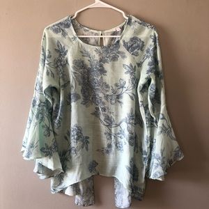 Lauren Conrad open back blouse. Med.